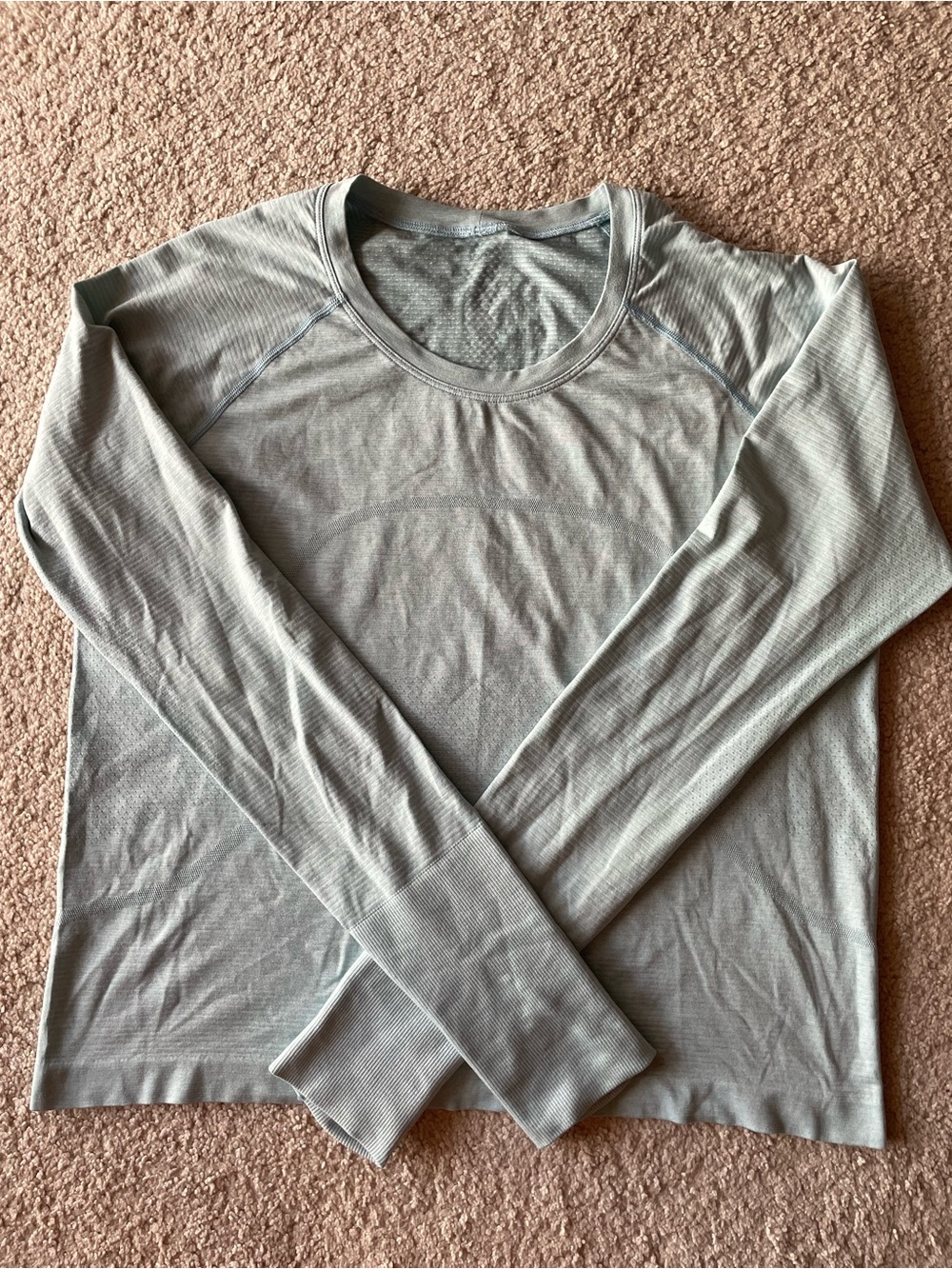Lululemon Light Blue Long Sleeve Crewneck Top Women Size 12 Cropped Athleisure